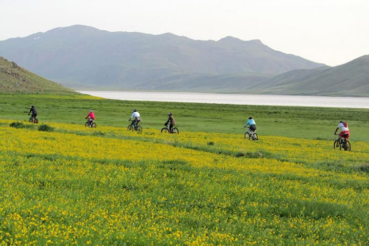 Cycling around Lake Noor
