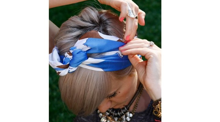 درست کردن تل سر پارچه ای با روسری - مرحله هفتم