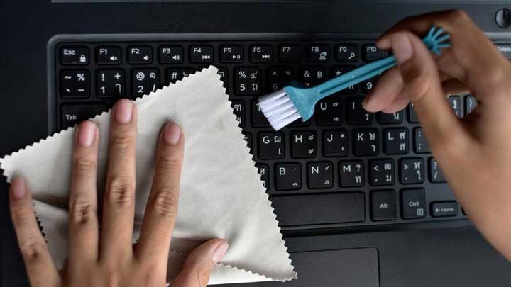 تمیز کردن صفحه کلید