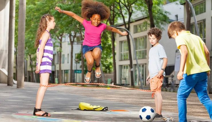 بچه ها در بازی