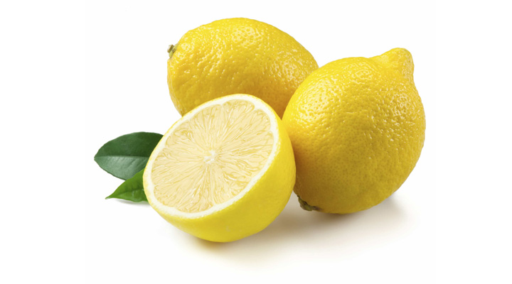 از بین بردن زردی دندان با پوست لیمو،‌پرتقال و موز