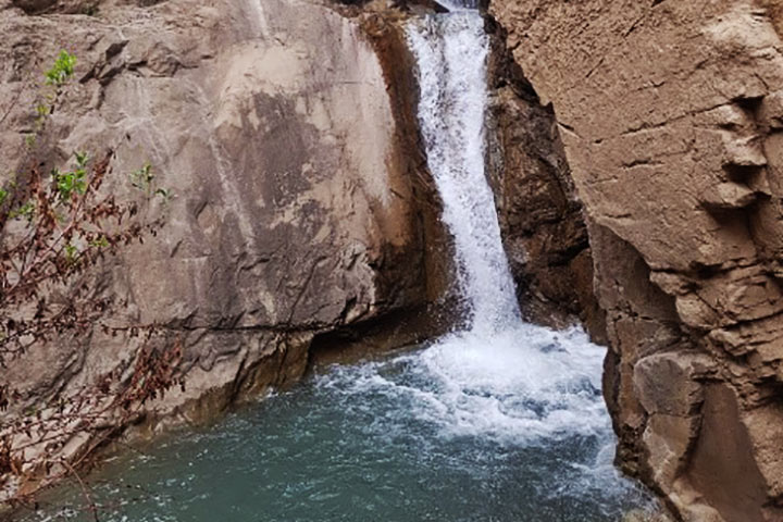 آبشار آینه‌رود - از جاهای دیدنی دماوند