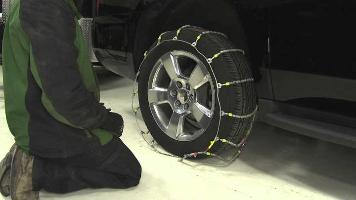 How to fasten wheel chains