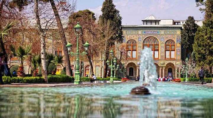 کاخ گلستان یکی از جاهای دیدنی تهران در بهار