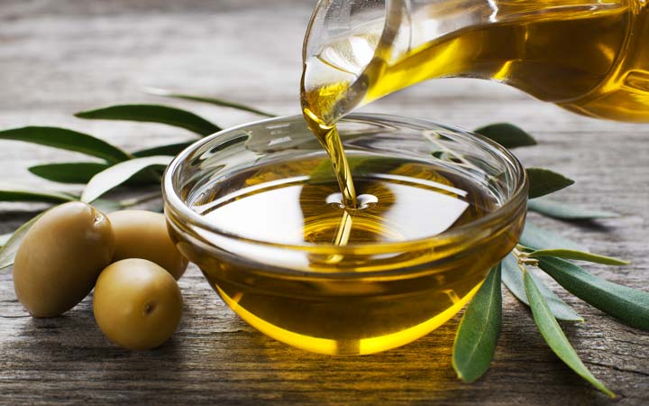 اسکراب روغن زیتون و شکر یک اسکراب خانگی برای پوست چرب