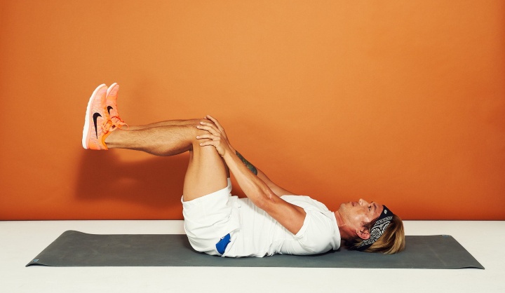حرکت پرس پا برای تقویت عضلات شکم و کمر
