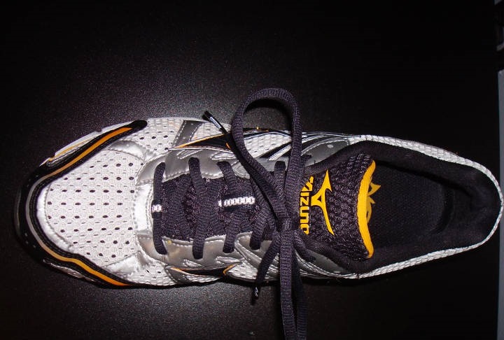 راهنمای خرید کفش رانینگ و بررسی قسمت رویه کفش