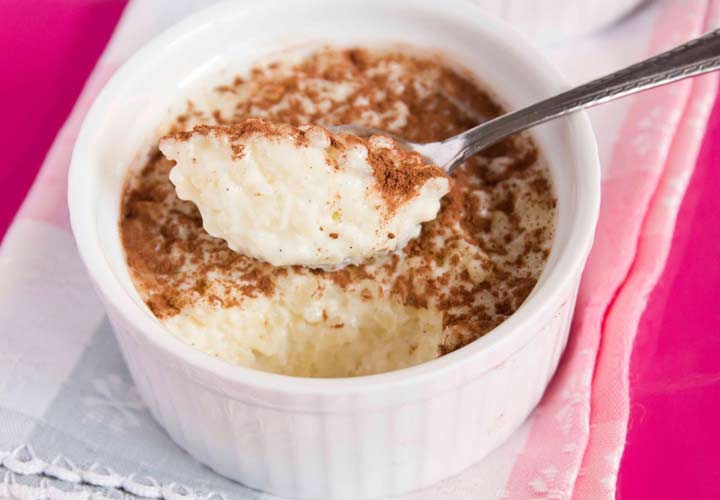 ۱۰ نوع غذای اروپایی با برنج - Arroz con leche یا پودینگ برنج از غذاهای سنتی کشور اسپانیا است.