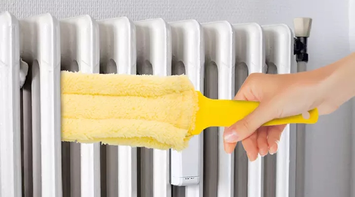 گردگیر رادیاتور - بهترین وسایل نظافت خانه که کار نظافت را ساده‌تر می‌کنند