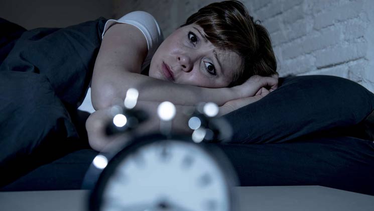 کمبود چه ویتامینی باعث بی خوابی می‌شود؟