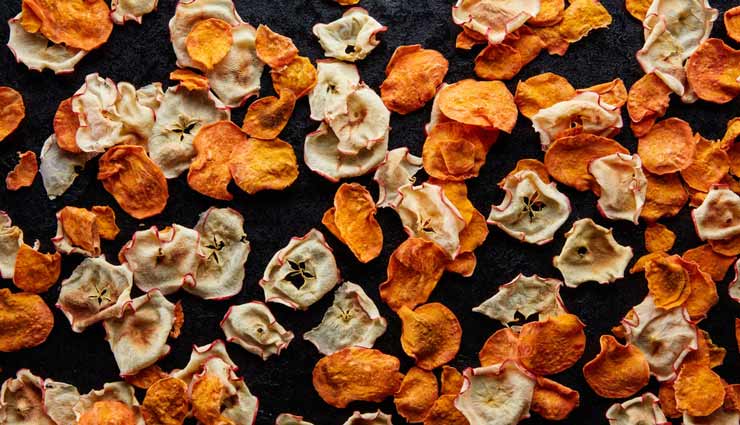 کافه کالا | طرز تهیه ۷ نوع چیپس خوشمزه که جایگزین سالمتری برای چیپس سیبزمینی هستند (2021)
