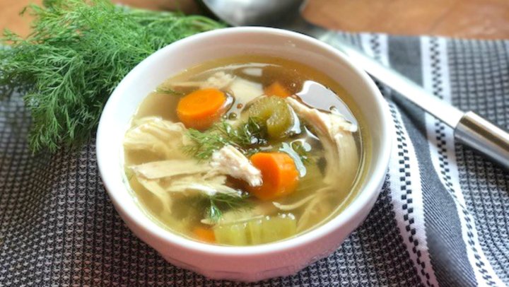مصرف سوپ مرغ برای درمان خانگی سرماخوردگی