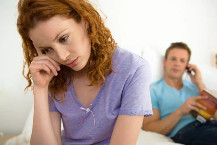 عدم اطمینان برای ادامه رابطه - یکی از نشانه های نداشتن آمادگی برای ازدواج