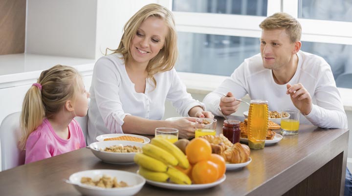 خوردن صبحانه برای کاهش وزن لازم است - باور اشتباه درباره لاغری و کاهش وزن