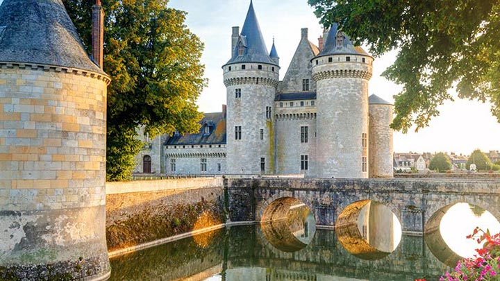 The castles of the Loire Valley are one of the sights of France