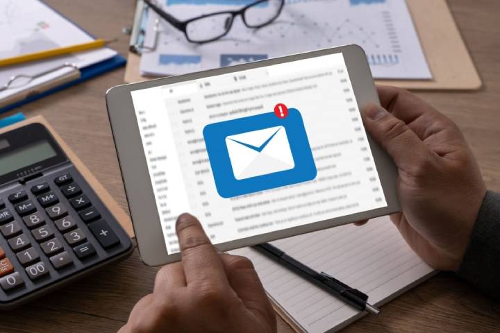 Turning off message notifications is an important way to increase awareness and focus