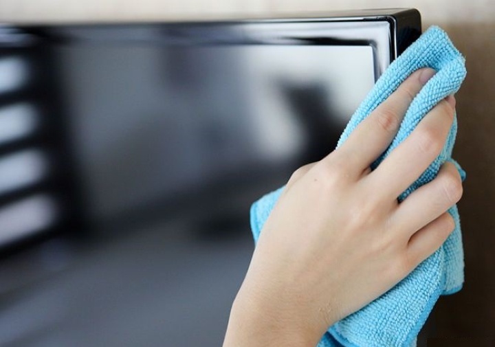 ضدعفونی کردن موبایل - تمیز و ضدعفونی کردن تلویزیون صفحه تخت