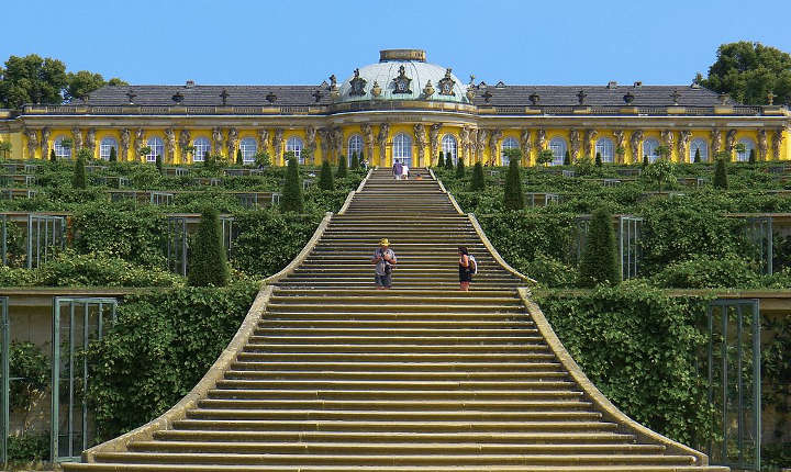 کاخ سن‌سوسی از زیباترین کاخ های جهان