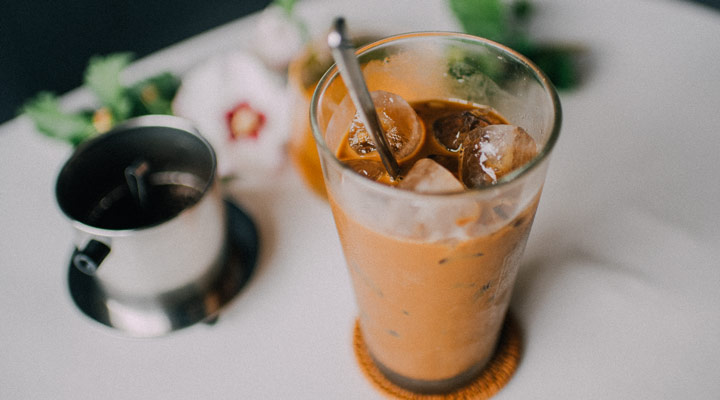 ازجمله نوشیدنی سرد با قهوه می‌توان به آیس‌کافی ویتنامی اشاره کرد.