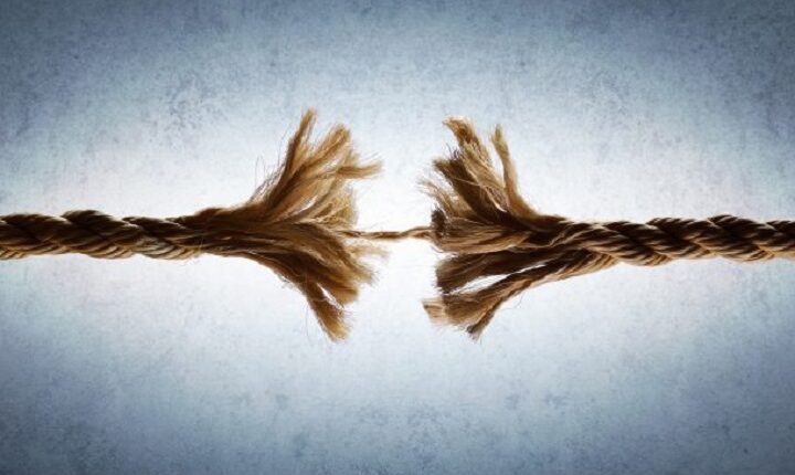 کناره گیری عاطفی؛ هرآنچه باید بدانید 2 علت کناره گیری احساسی افراد چیست؟