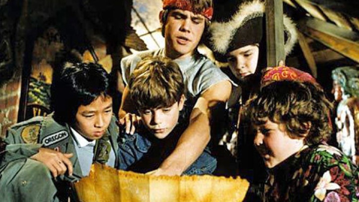 The Goonies از فیلم هایی که باید با خانواده دید