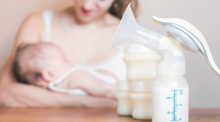 شیردوش برای شیر دادن به نوزاد