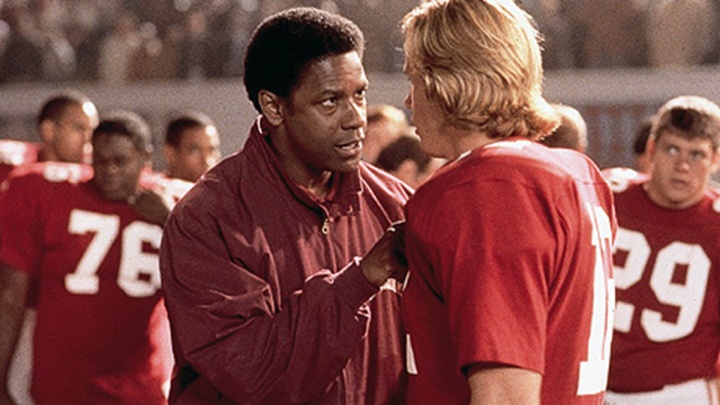 تایتنز را به یاد آور (Remember the Titans) از فیلم های پاییزی