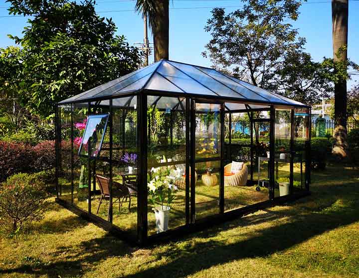 آلاچیق شیشه ای