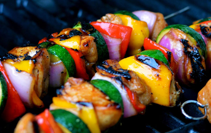 When skewering the chicken, do not put other ingredients next to the skewer