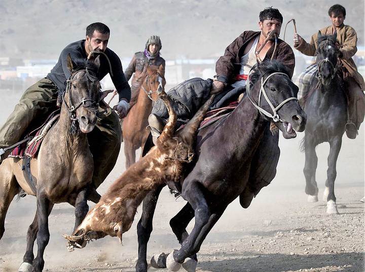 مسابقه بزکشی در افغانستان یکی از عجیب ترین ورزش های جهان