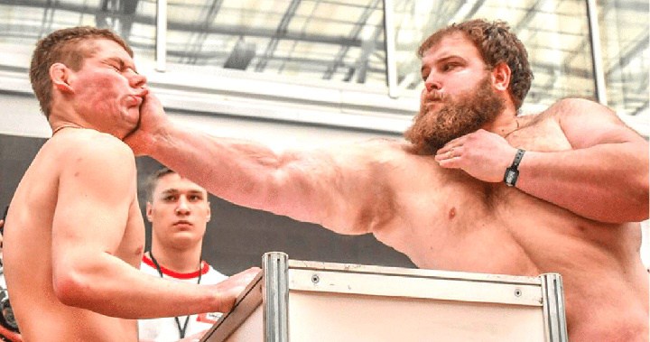 مسابقه سیلی زدن در روسیه یکی از عجیب ترین ورزش های جهان