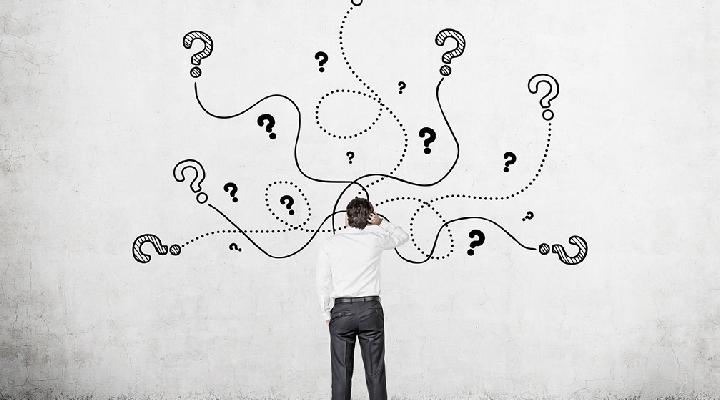 پارادوکس انتخاب؛ چرا گزینه بیشتر همیشه به تصمیم بهتر منجر نمیشود؟ 2 شخصی درگیر با پارادوکس انتخاب