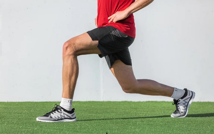 ورزش ویلیامز؛ حرکات ورزشی برای کاهش کمردرد 6 ورزش ویلیامز - لانگ ایستاده