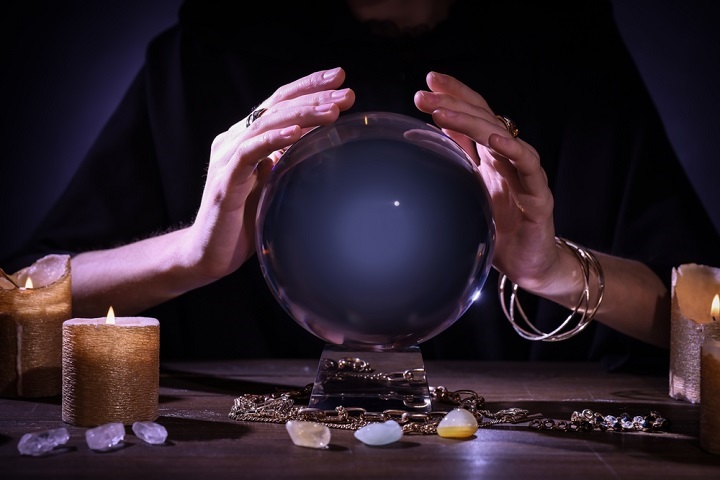 سوءاستفاده فالگیرها از اثر بارنوم برای تأثیرگذاری روی مراجعان