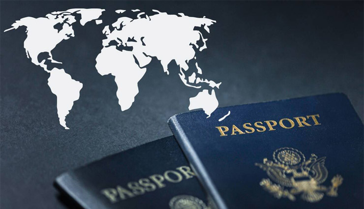 تصویر-دو-پاسپورت-و-نقشه-جهان
