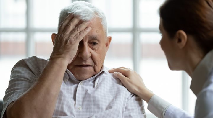 پیرمردی که ظاهرا سردرد دارد؛ تفاوت تمارض و اختلال ساختگی