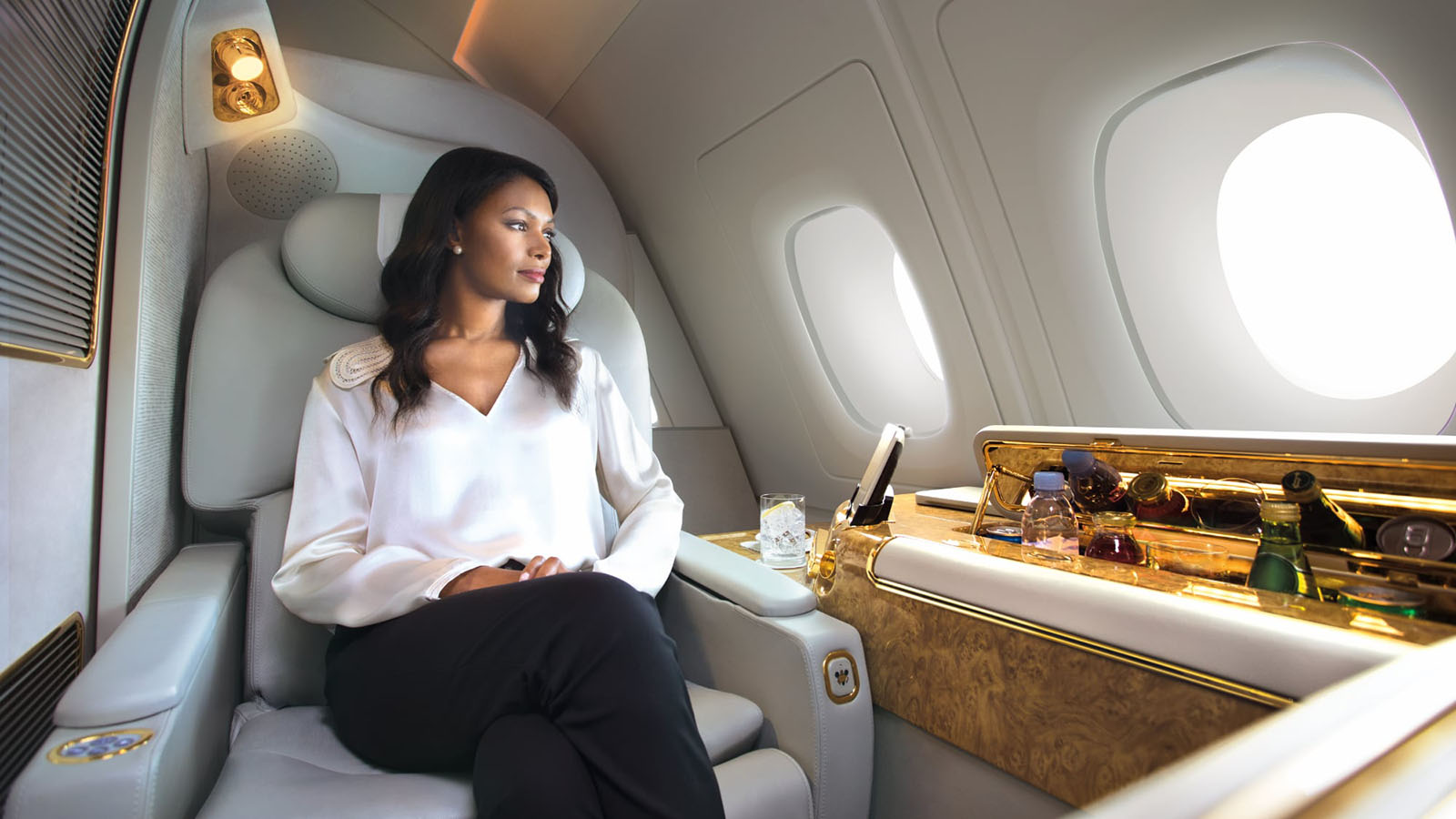 emirates first class suite 1600b