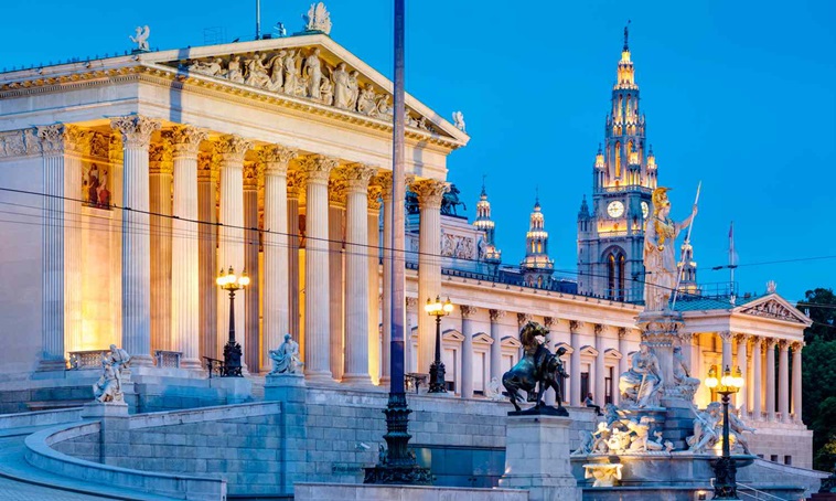 سفر اقتصادی به وین؛ راهنمای کاهش هزینهها از بلیط تا اقامت