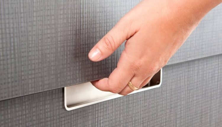 مهم‌ترین ویژگی‌های دستگیره مخفی کابینت آشپزخانه