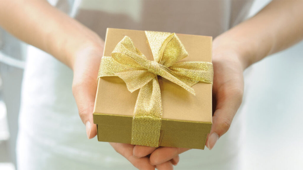 چگونه پلاک طلا را به هدیه‌ای ماندگار تبدیل کنیم؟