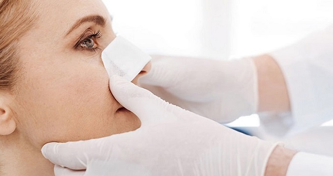 چرا مراقبت از بخیهها بعد از عمل بینی اهمیت دارد؟